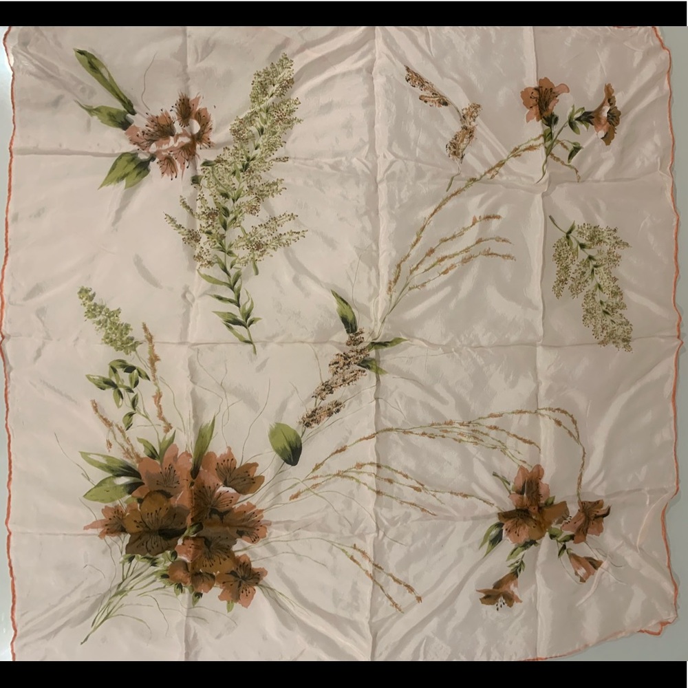 VINTAGE FLORAL SCARF